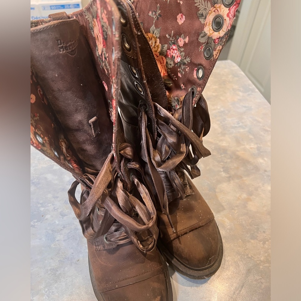Dr. Marten’s Triumph 1914 - Women’s Brown Leather Brown